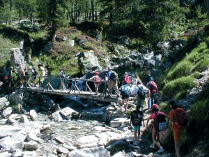 Traversée d'un pont à Beuil