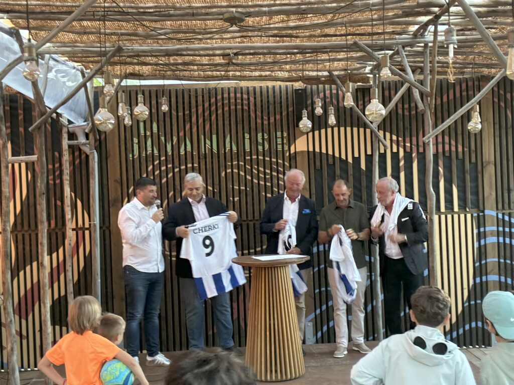 Discours et remise de maillot